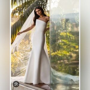 Pronovias Day Wedding Dress. Size 10. Never worn. Unaltered